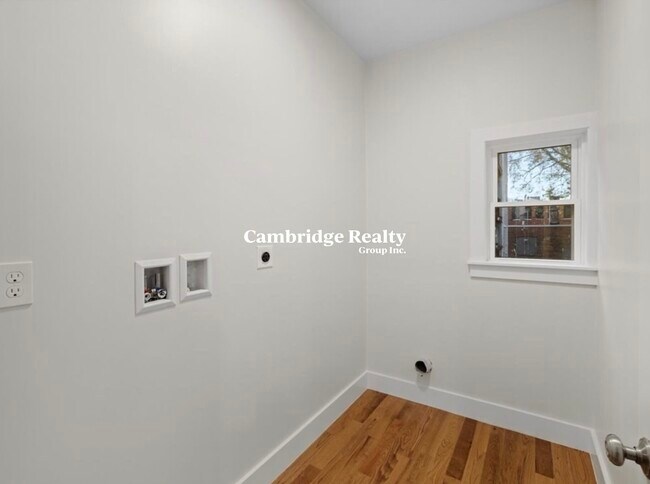Building Photo - 17 Cameron Ave