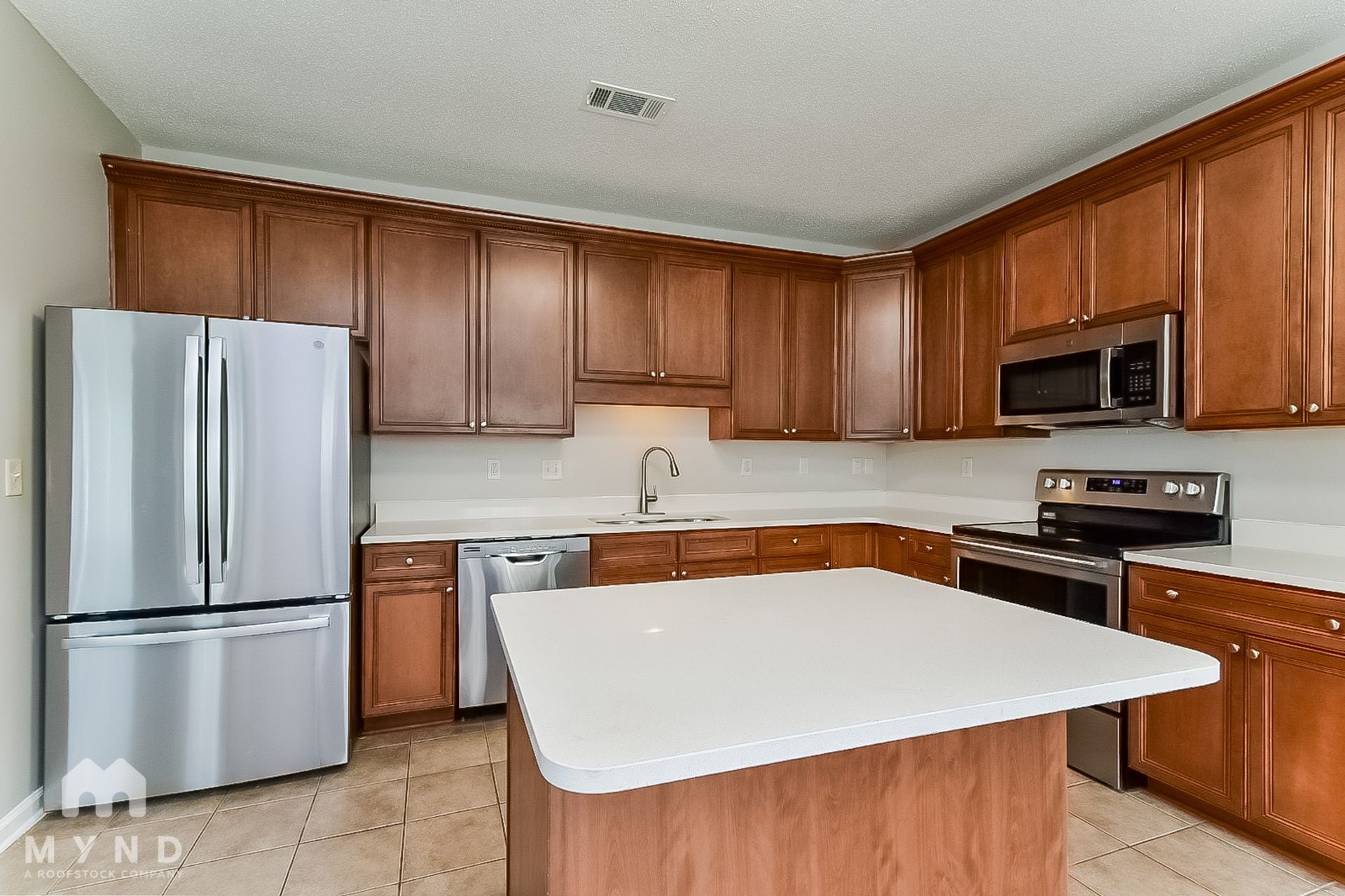 Building Photo - 4050 Sidlehill Dr