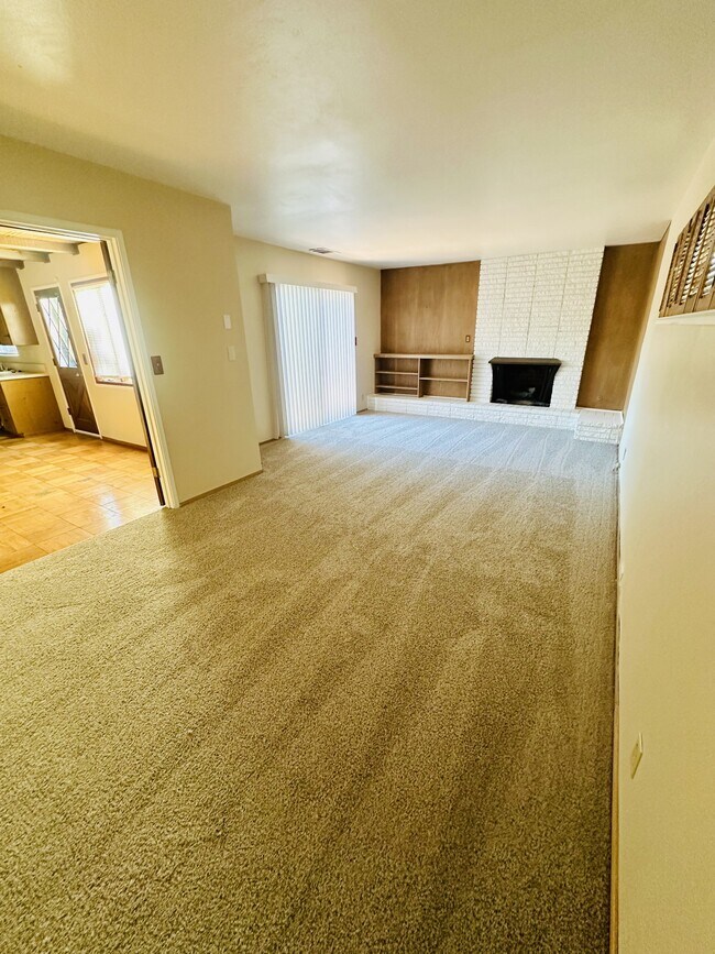 Building Photo - 3178 Hillview Ct
