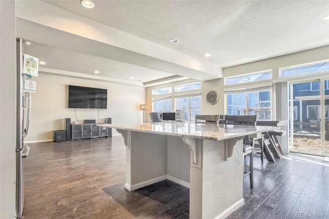Building Photo - A Gorgeous 3 Bed 3 Bath Home in Desirable ...