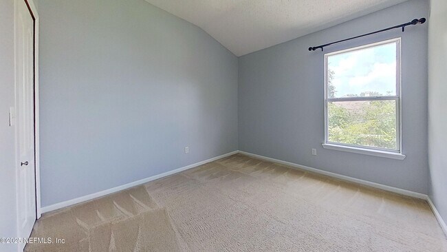 Building Photo - 14482 Falling Waters Dr