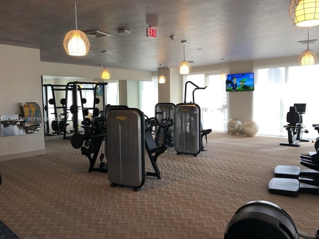 Building Photo - 3401 NE 1st Ave