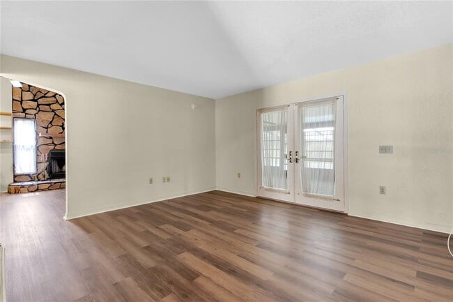 Building Photo - 907 Kristina Ct