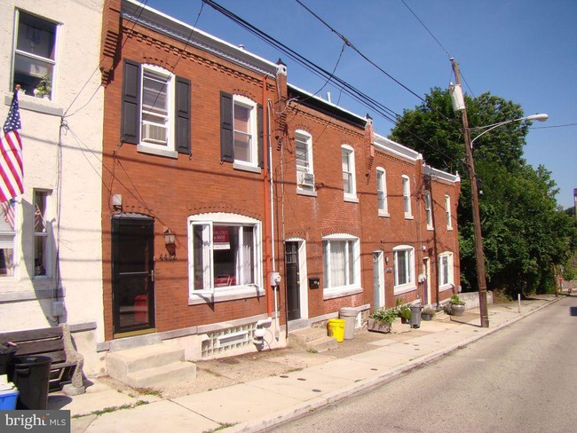 Building Photo - 4482 Fleming St
