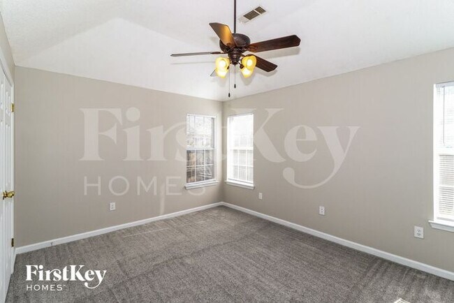 Building Photo - 5539 Lacey Cove