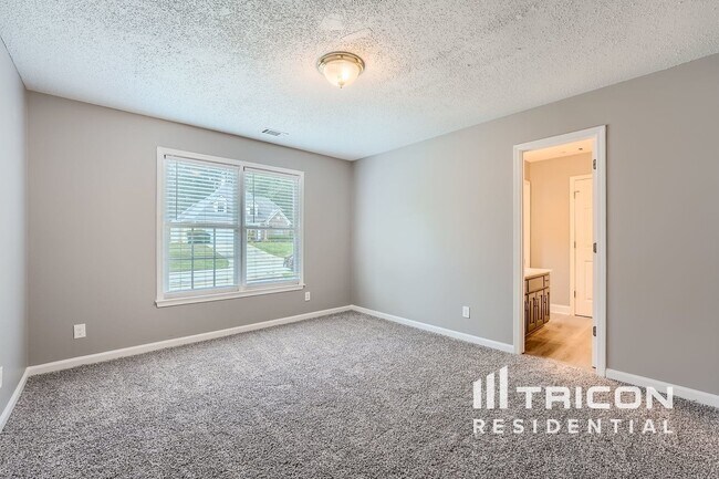 Building Photo - 3020 Royal Creek Way SW