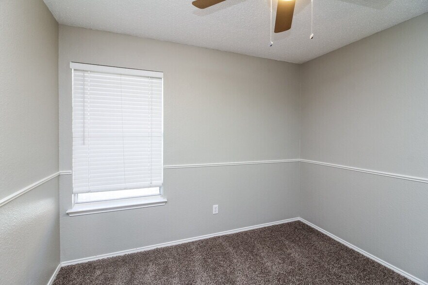 Building Photo - 1515 Warrington Way