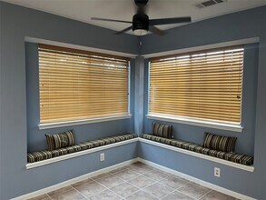 Building Photo - 11302 Meadowchase Dr