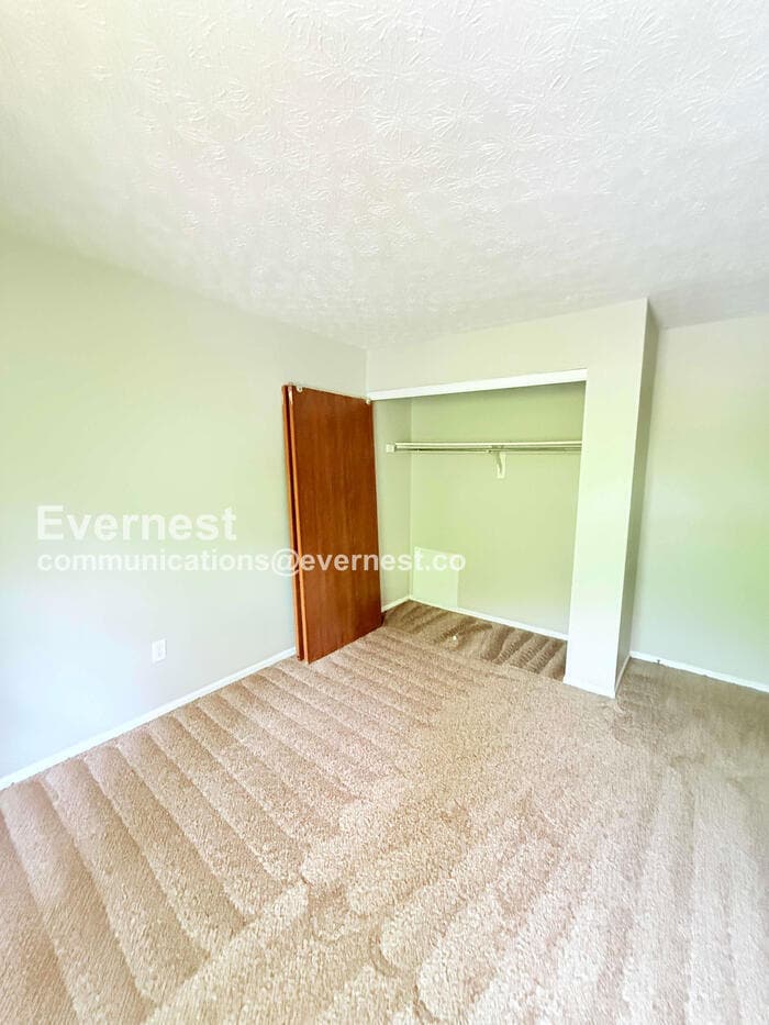 Building Photo - 1889 Laramie Dr