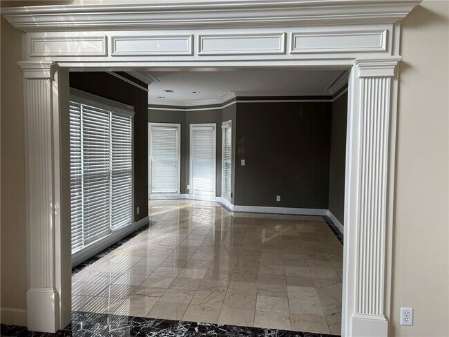 Building Photo - 4510 Chattahoochee Plantation Dr SE