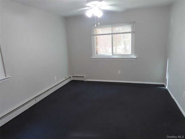 Building Photo - 1210 Smithtown Ave