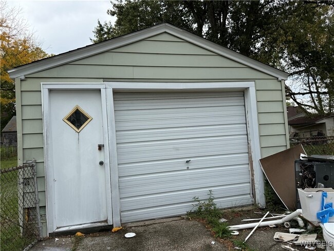 Building Photo - 246 Crisfield Ave