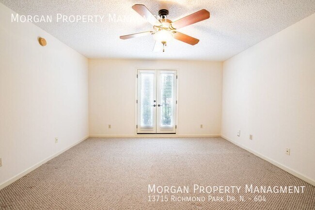 Building Photo - 13715 Richmond Park Dr N