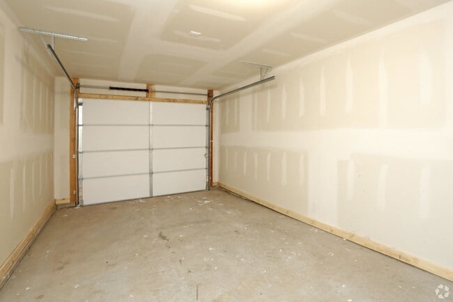Building Photo - 705 1st St S