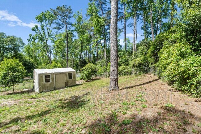 Building Photo - 792 Greenwood Dr