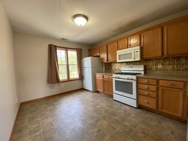 Building Photo - 146 Tulip Blvd
