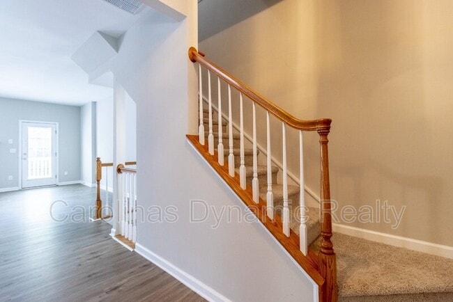 Building Photo - 9618 Blossom Hill Dr