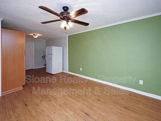Building Photo - 4364 Ross St