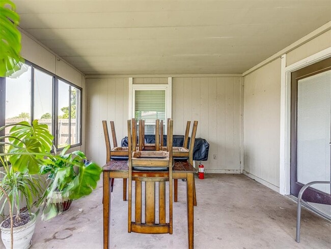 Building Photo - 813 Lapwing Rd