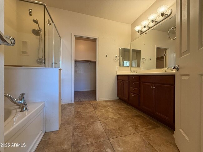 Building Photo - 1594 W Pelican Ct