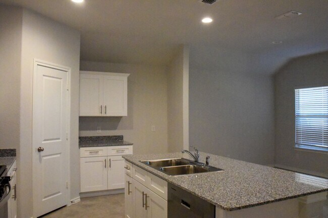 Building Photo - Beautiful 4/2/2 be the FIRST occupant!