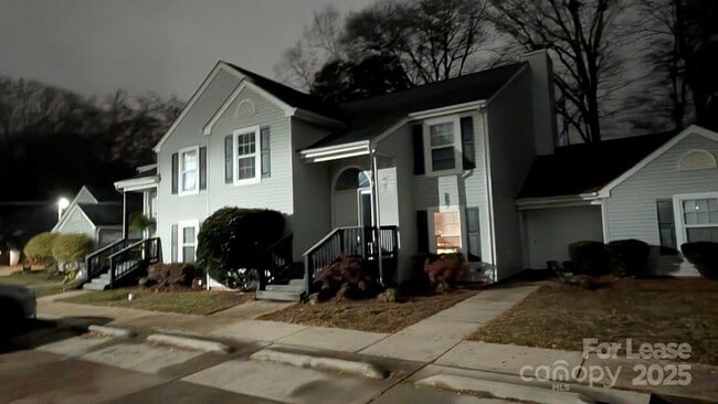 Building Photo - 1560 Hunt Club Ct