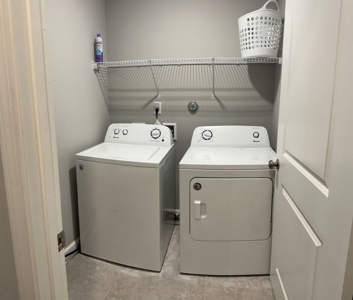 Building Photo - 10203 Maxwell Way