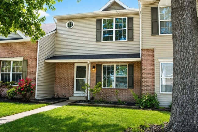 Building Photo - 39 Southmont Dr