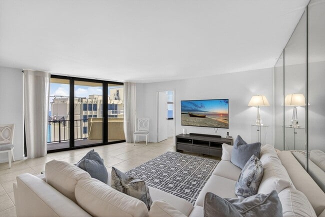 Building Photo - 2800 N Ocean Dr