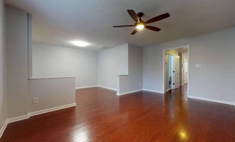 Building Photo - 9806 Blackwell Dr