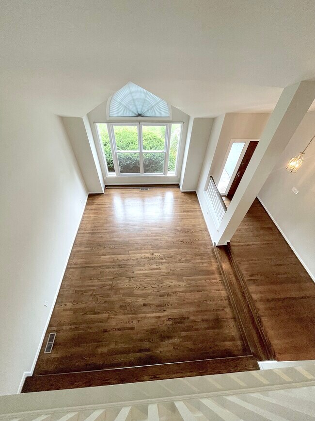 Building Photo - 5 Spring House Rd