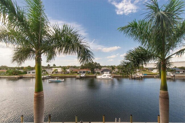 Building Photo - 4900 38th Way S