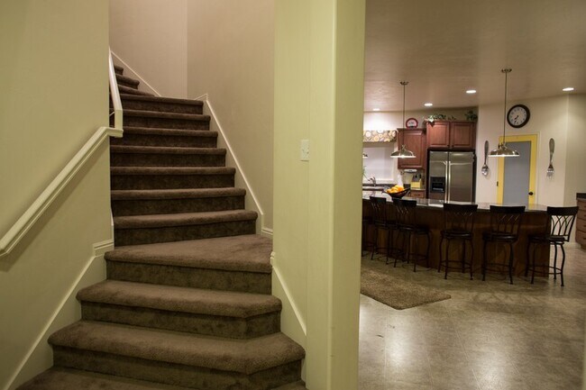 Building Photo - 3360 W Willow Park Dr