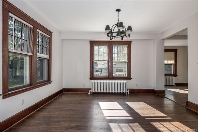 Building Photo - 18 Graves Ave