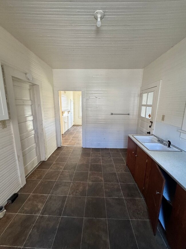 Building Photo - 2/1 House in Downtown Shelby, NC