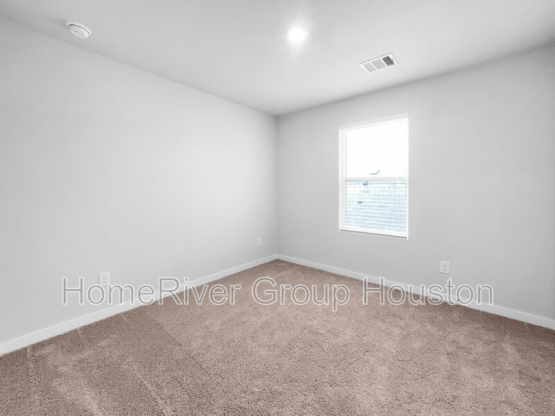 Building Photo - 10750 Red Flagstone Dr