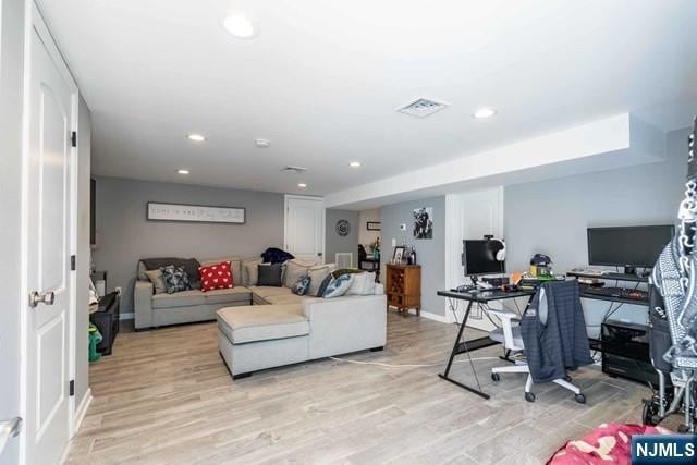 Building Photo - 126 Riverside Ave