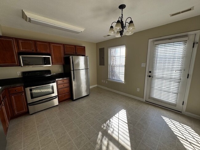 Building Photo - Tavern Grove Townhome in Campbell County