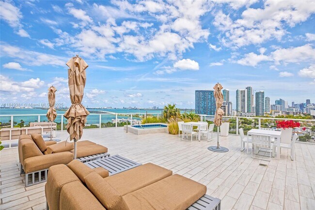 Building Photo - 4250 Biscayne Blvd