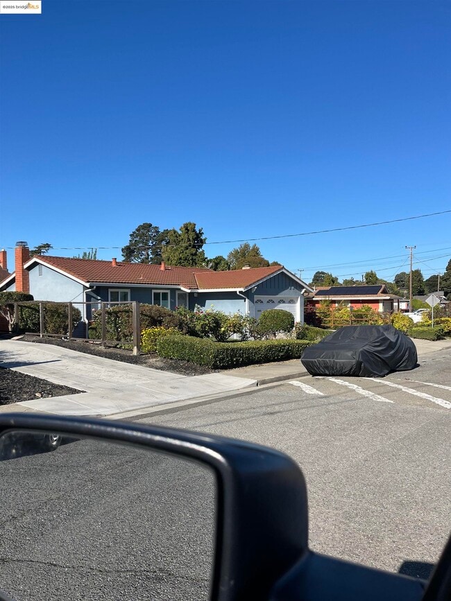 Building Photo - 941 Kittery Way