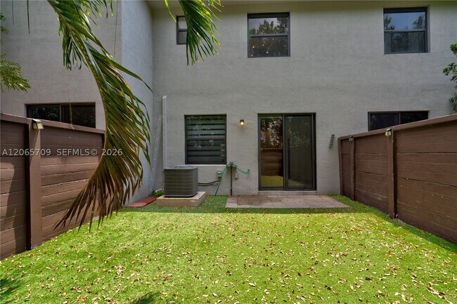 Building Photo - 15826 NW 91st Ave