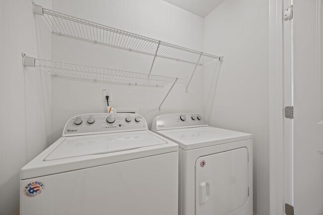 Building Photo - 1709 Shady Oaks Dr