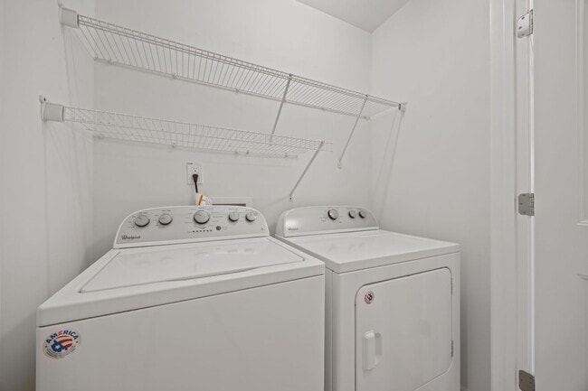 Building Photo - 3-Bedroom Home with Spacious Layout & Private Backyard in Wendell