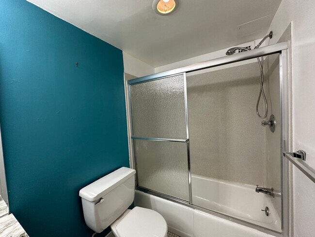 Building Photo - Charming 1 Bedroom/1 Bathroom Condo in Charles Village, Baltimore, MD!