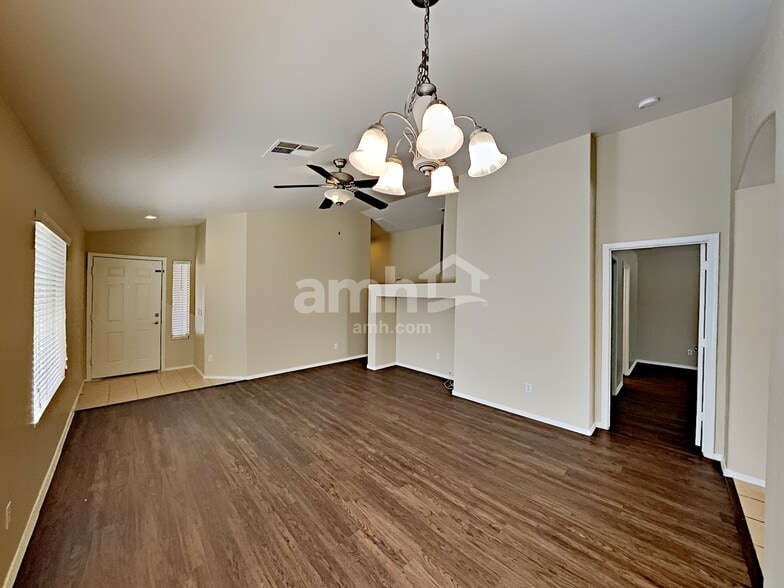 Building Photo - 15580 W Durango St