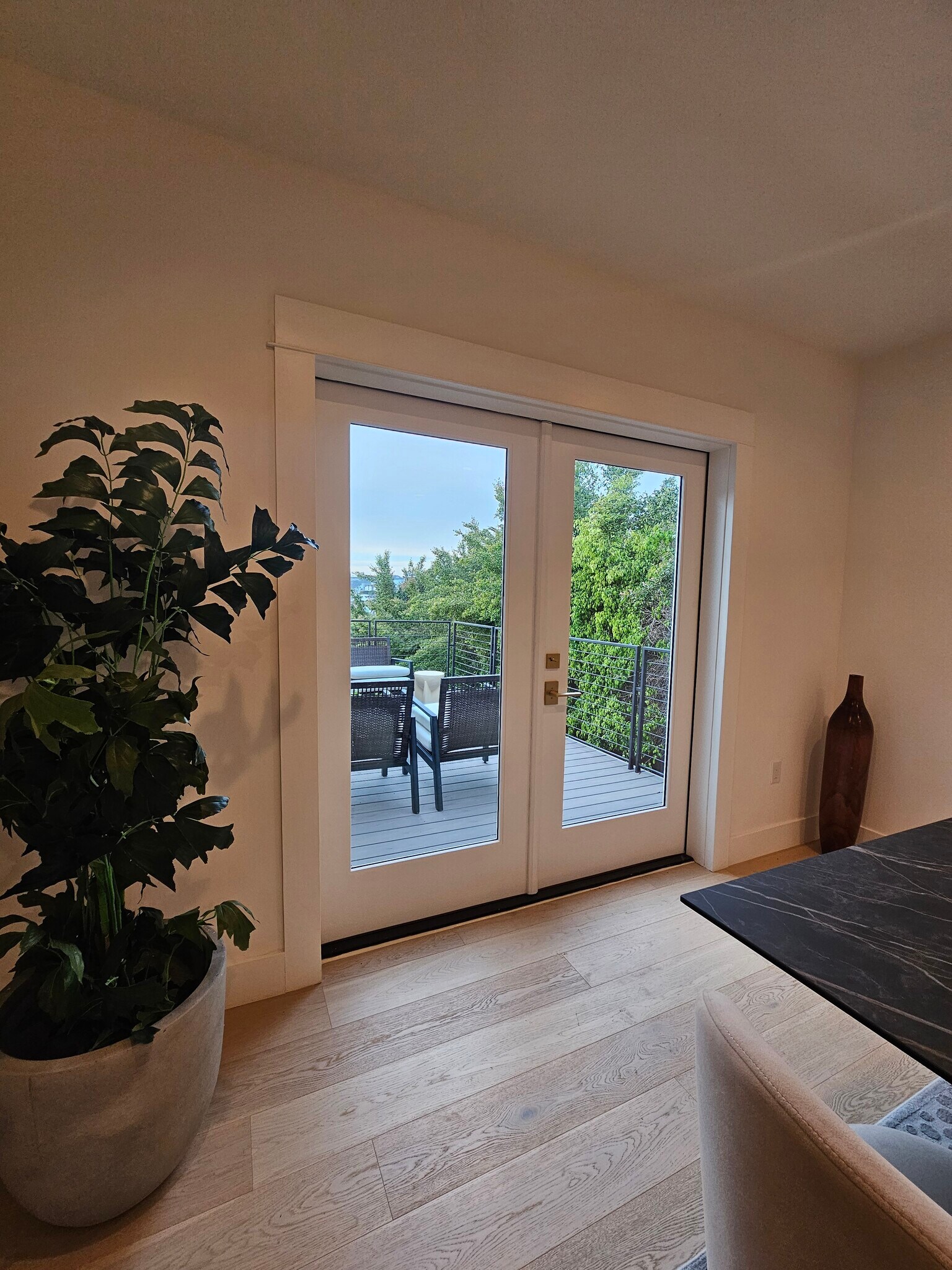 Building Photo - 957 Manzanita St