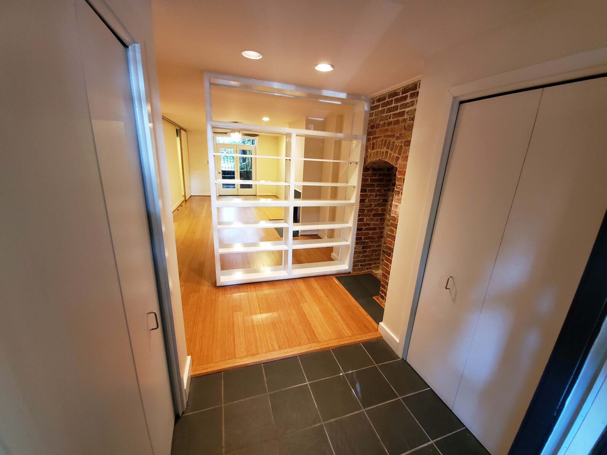 Foyer with coat closets - 2506 Cliffbourne Pl NW