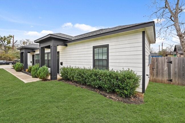 Building Photo - 4802 Cruse Rd