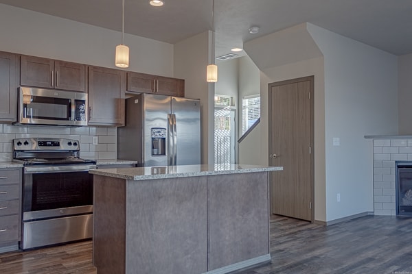 Building Photo - Diamond Rock Rentals