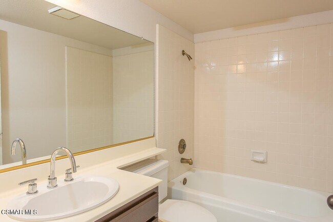 Building Photo - 29712 Strawberry Hill Dr